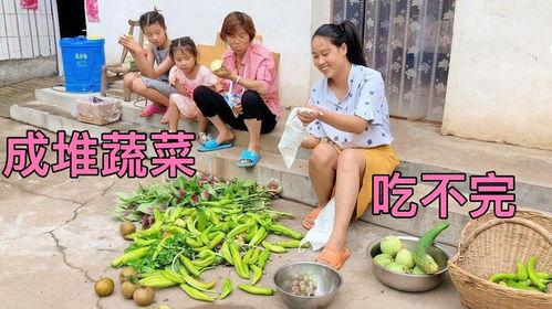 下雨吃瓜的少年,少年雨后吃瓜的悠闲时光 第1张 下雨吃瓜的少年,少年雨后吃瓜的悠闲时光 第1张