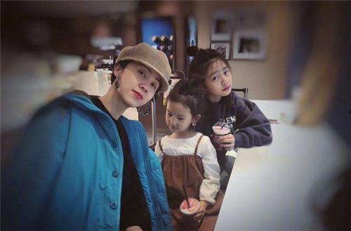 黄磊和孙莉吃瓜,揭秘娱乐圈夫妻的幸福日常 第3张 黄磊和孙莉吃瓜,揭秘娱乐圈夫妻的幸福日常 第3张