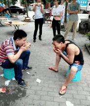 吃瓜女GIF,揭秘吃瓜女GIF背后的趣味瞬间 第1张 吃瓜女GIF,揭秘吃瓜女GIF背后的趣味瞬间 第1张