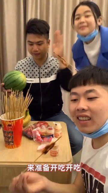 吃串瓜的网友,口感与回忆交织的味蕾之旅 第1张 吃串瓜的网友,口感与回忆交织的味蕾之旅 第1张